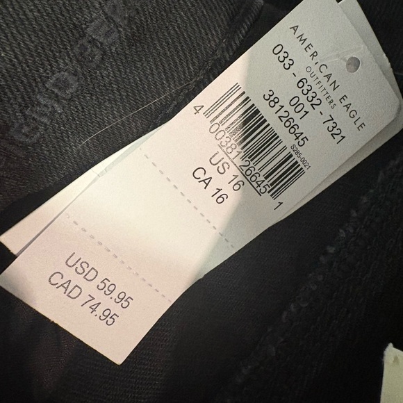 NWT American Eagle Black Bermuda 90s Boyfriend Jean Shorts 16 / 33w - Picture 3 of 6